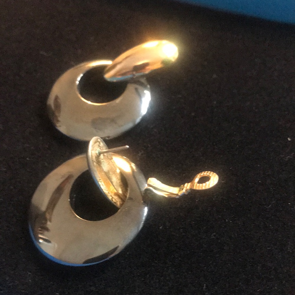 Earrings - Picture 3 of 3